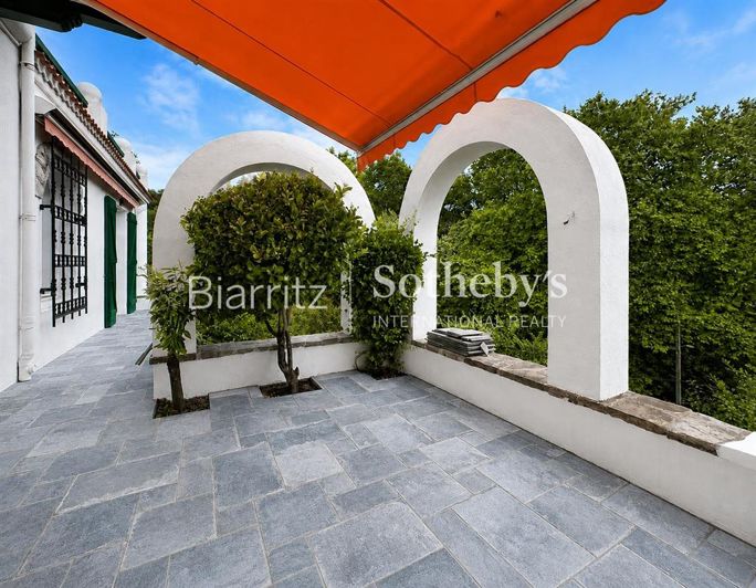 Image No.17-4 Bed Apartment for sale