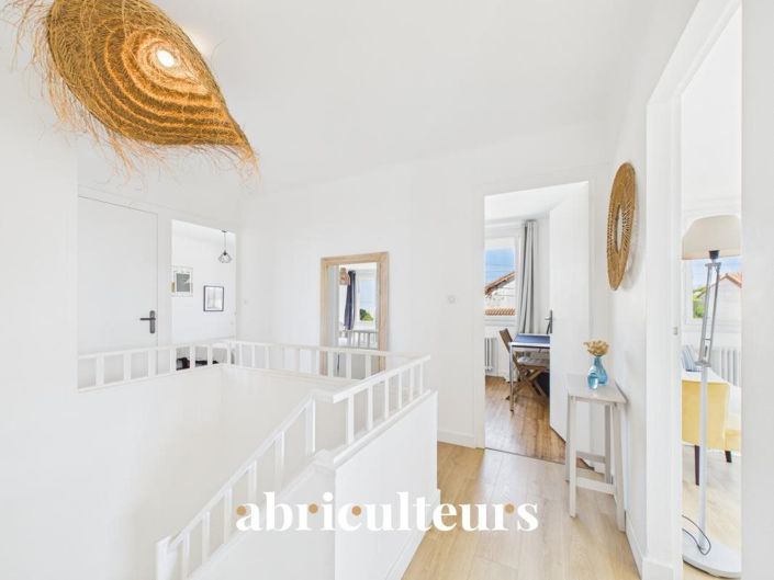 Image No.4-4 Bed House for sale