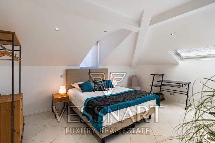 Image No.15-4 Bed House for sale