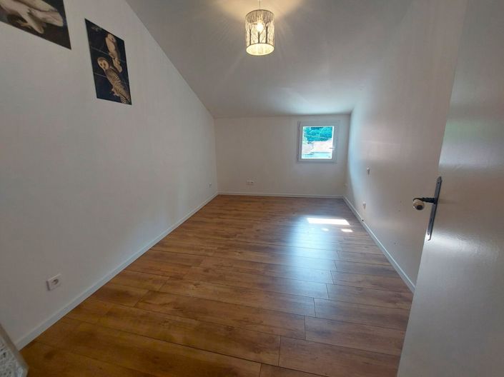 Image No.16-4 Bed House for sale