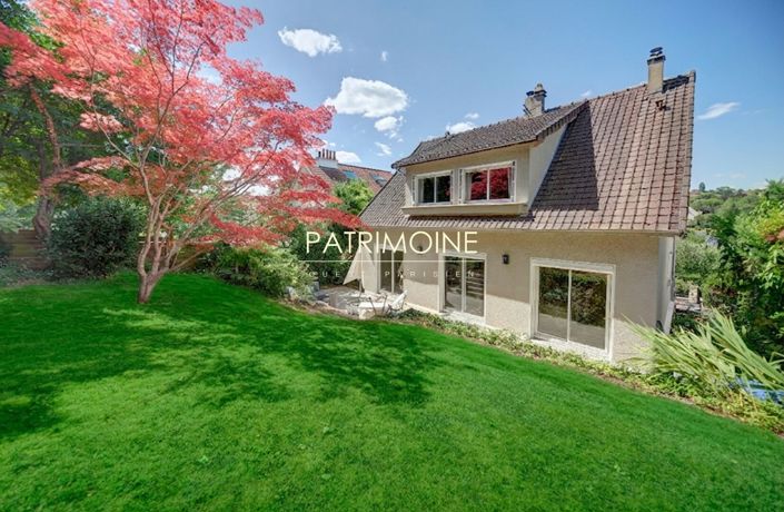 Image No.2-4 Bed House for sale