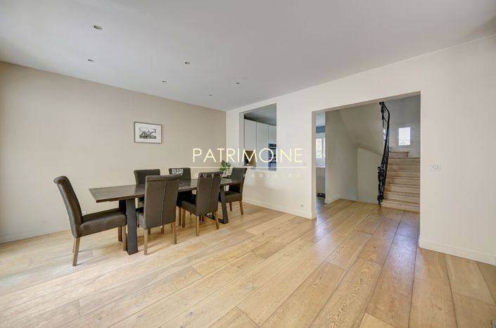Image No.8-4 Bed House for sale