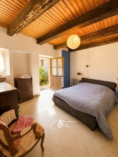Image No.17-7 Bed House for sale