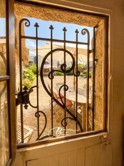 Image No.7-7 Bed House for sale