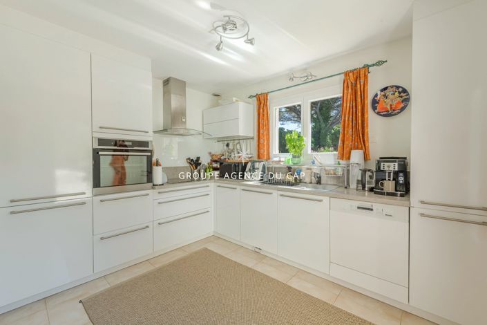 Image No.5-3 Bed House for sale