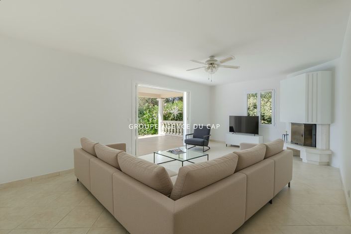 Image No.14-3 Bed House for sale