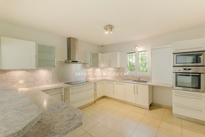 Image No.6-3 Bed House for sale