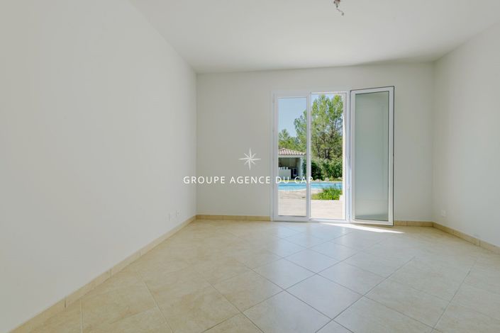 Image No.9-3 Bed House for sale