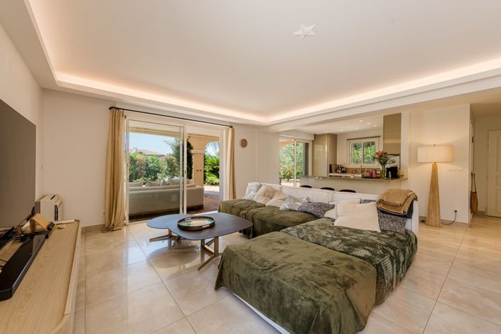 Image No.16-4 Bed House for sale