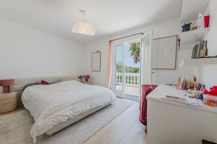 Image No.7-4 Bed House for sale