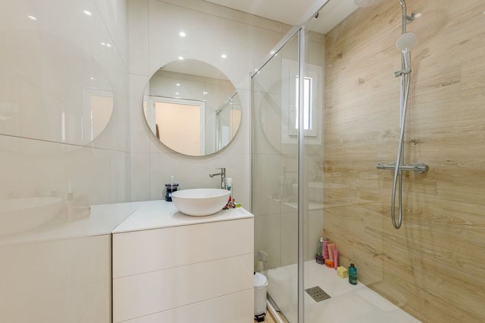 Image No.8-4 Bed House for sale