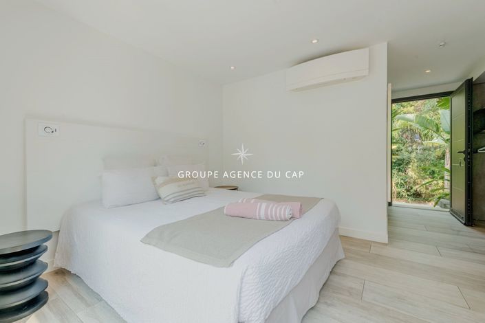 Image No.13-6 Bed House for sale
