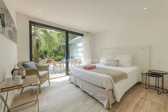 Image No.15-6 Bed House for sale