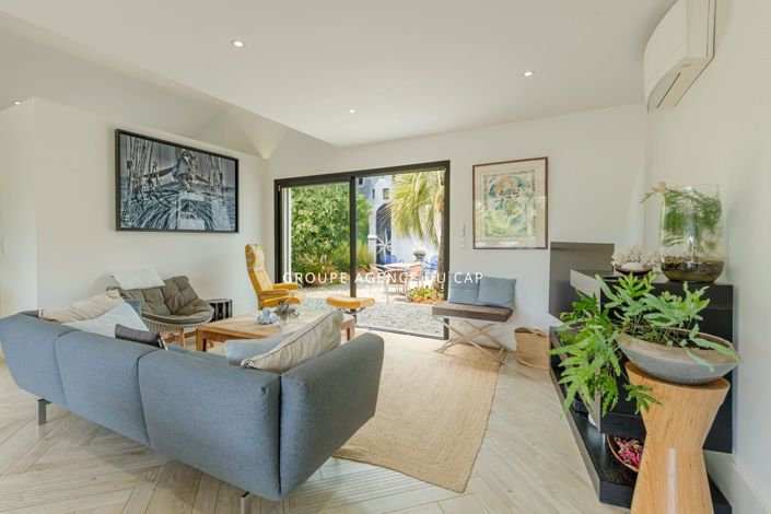 Image No.7-6 Bed House for sale