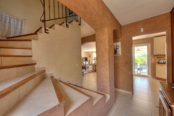 Image No.14-4 Bed House for sale