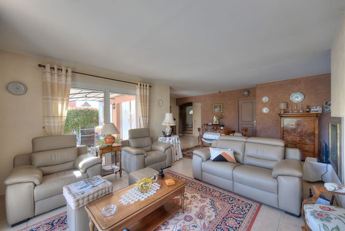 Image No.5-4 Bed House for sale