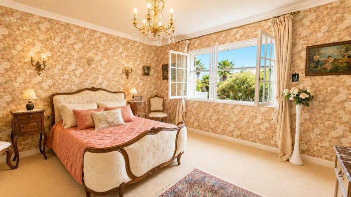 Image No.10-3 Bed House for sale