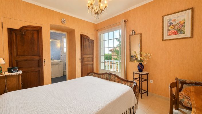Image No.12-3 Bed House for sale