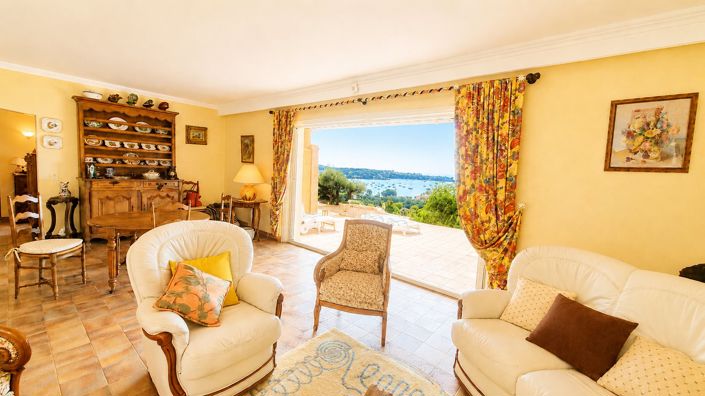 Image No.6-3 Bed House for sale