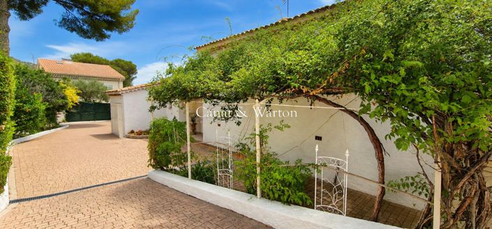 Image No.18-4 Bed House for sale