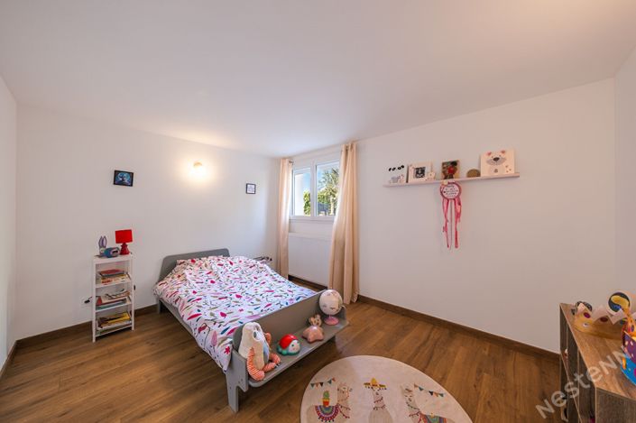 Image No.12-5 Bed House for sale