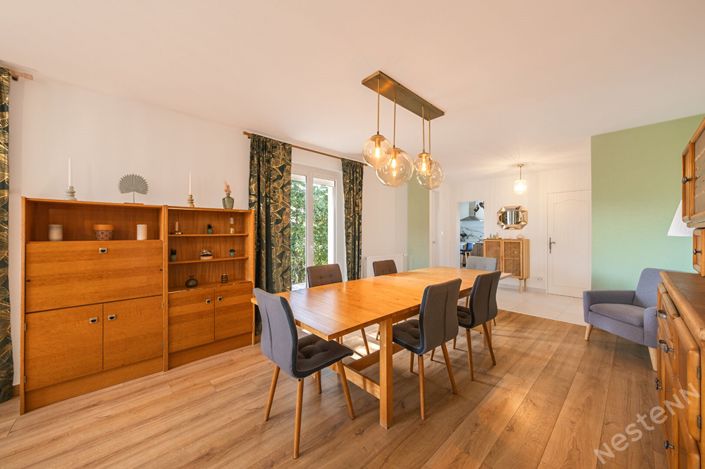 Image No.6-5 Bed House for sale