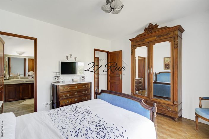 Image No.8-4 Bed House for sale