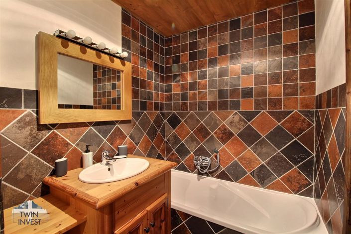 Image No.10-5 Bed House for sale
