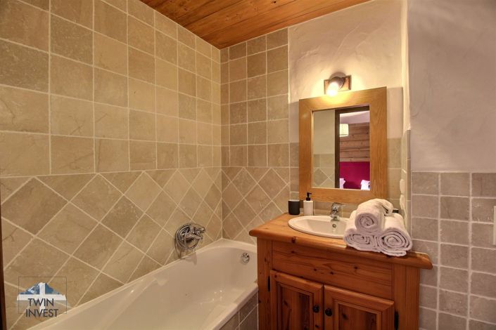 Image No.14-5 Bed House for sale