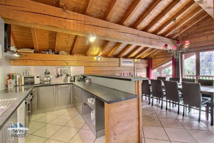 Image No.6-5 Bed House for sale