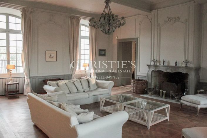 Image No.14-6 Bed Property for sale