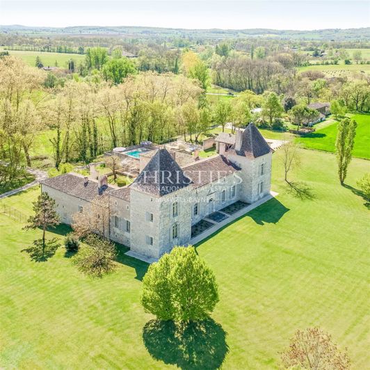 Image No.8-6 Bed Property for sale