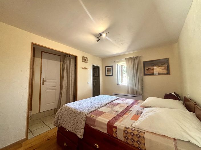 Image No.17-6 Bed House for sale