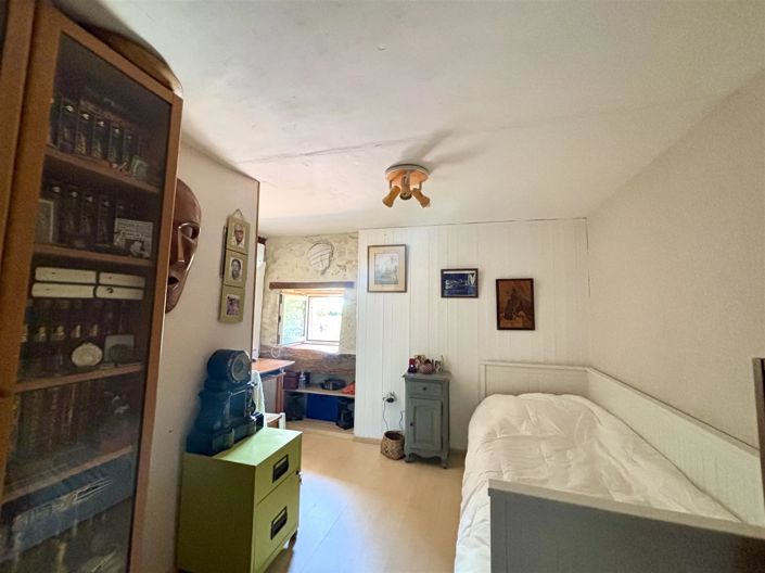 Image No.22-6 Bed House for sale