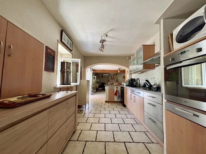 Image No.6-6 Bed House for sale