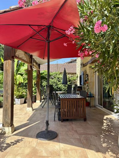 Image No.8-6 Bed House for sale