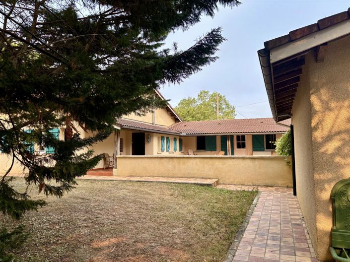 Image No.22-8 Bed House for sale