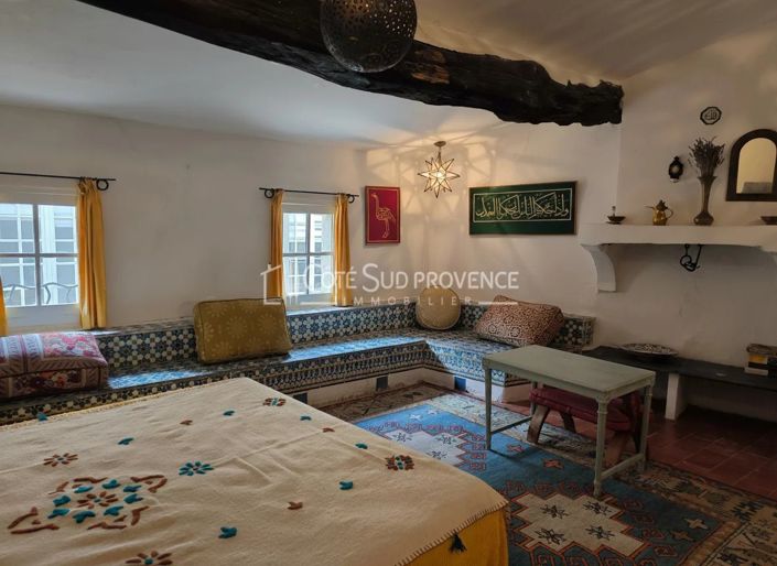 Image No.17-4 Bed Property for sale