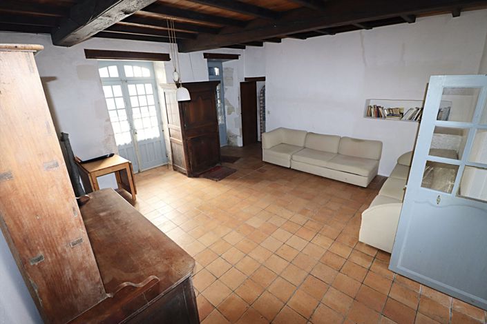 Image No.2-4 Bed House for sale
