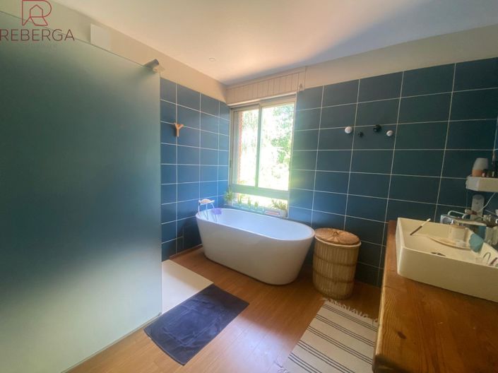 Image No.16-5 Bed House for sale