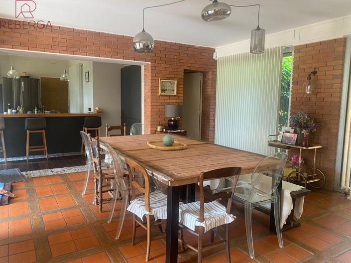Image No.7-5 Bed House for sale