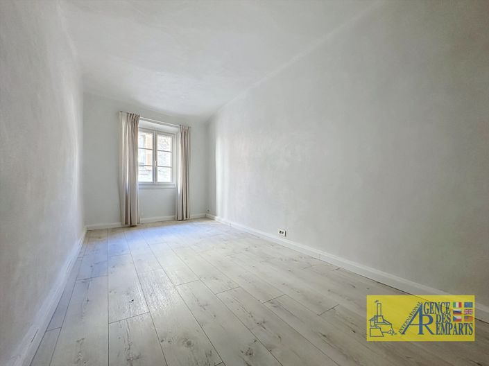 Image No.26-3 Bed Apartment for sale