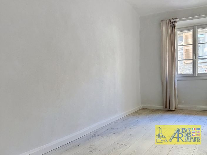 Image No.28-3 Bed Apartment for sale