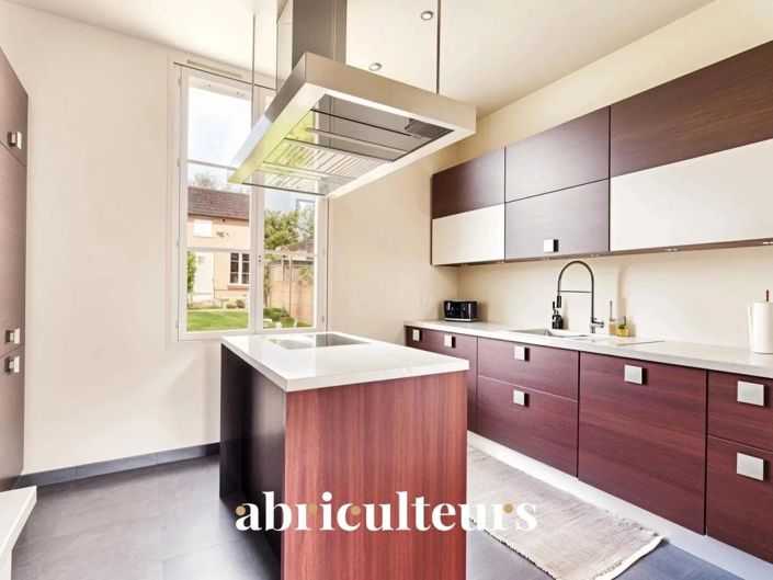 Image No.4-5 Bed House for sale