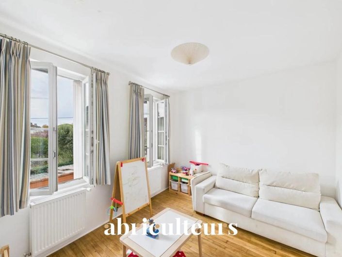 Image No.6-3 Bed House for sale