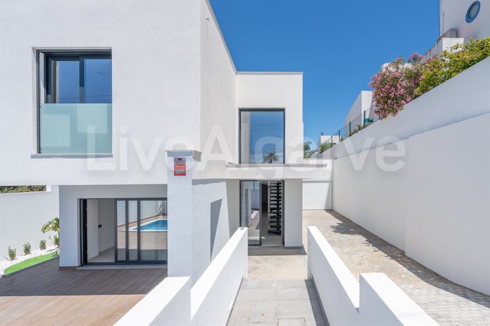 Image No.2-Maison de 4 chambres à vendre à Portimao