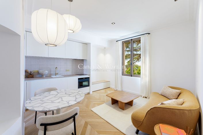 Image No.14-6 Bed House for sale