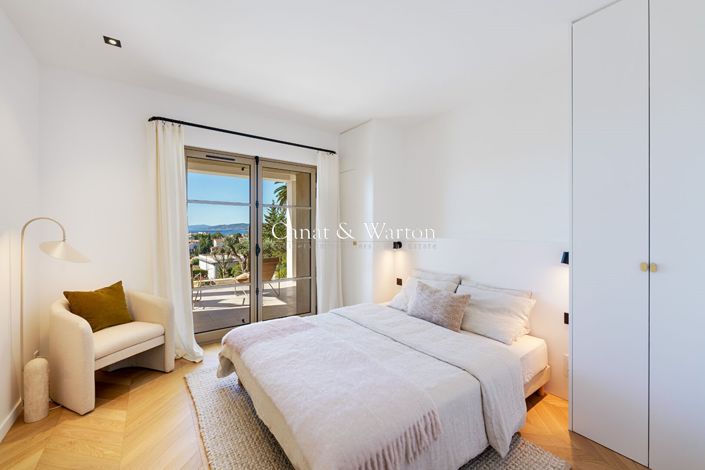 Image No.15-6 Bed House for sale
