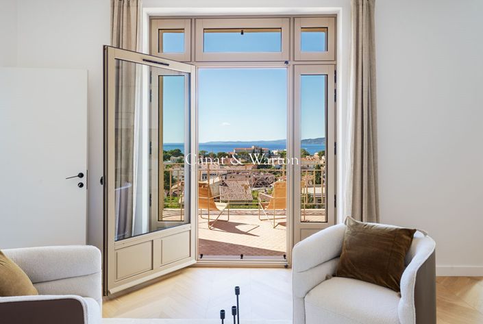 Image No.17-6 Bed House for sale