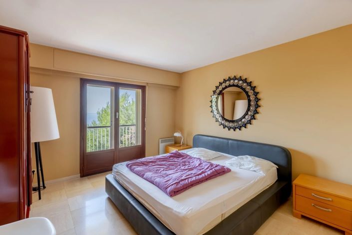 Image No.12-4 Bed House for sale